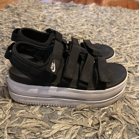Nike Icon Classic sandal - Picture 1 of 3